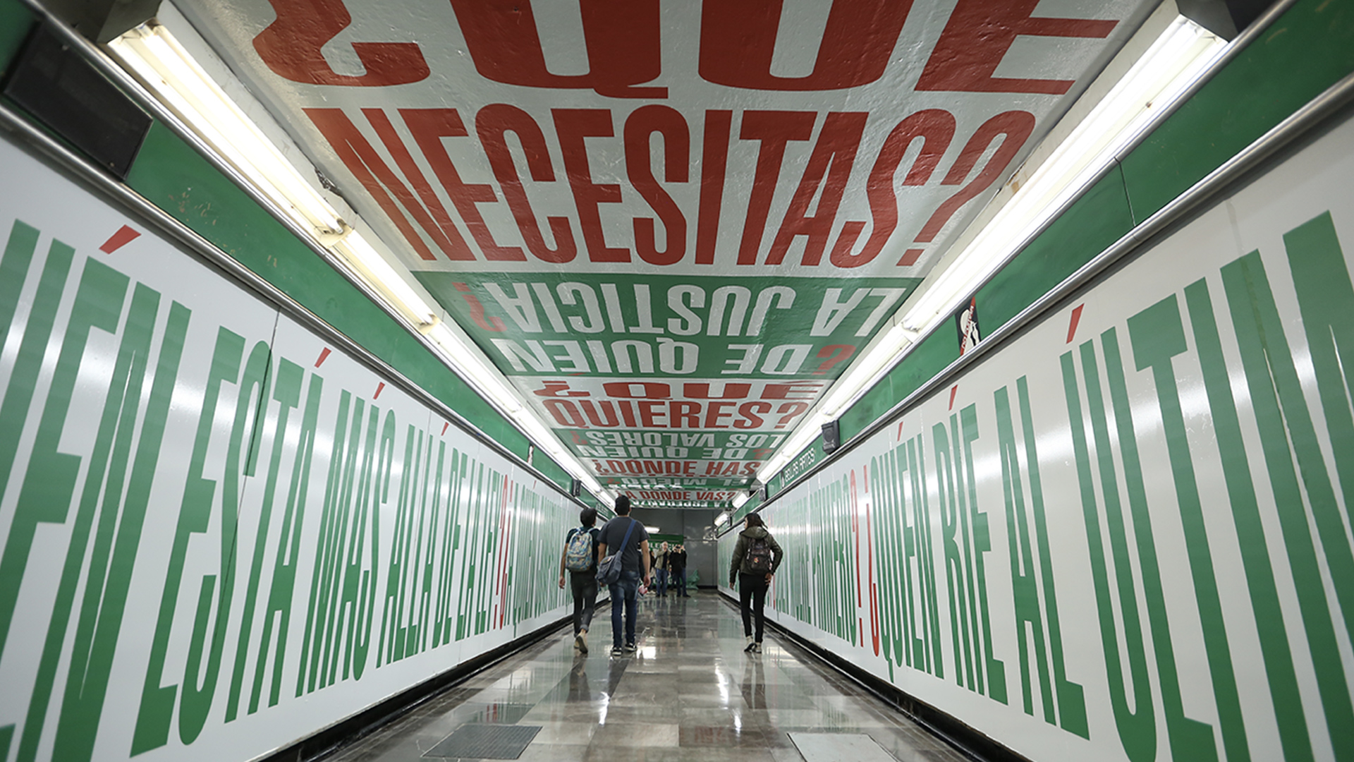 Barbara Kruger's 'Empat&iacute;a' installation