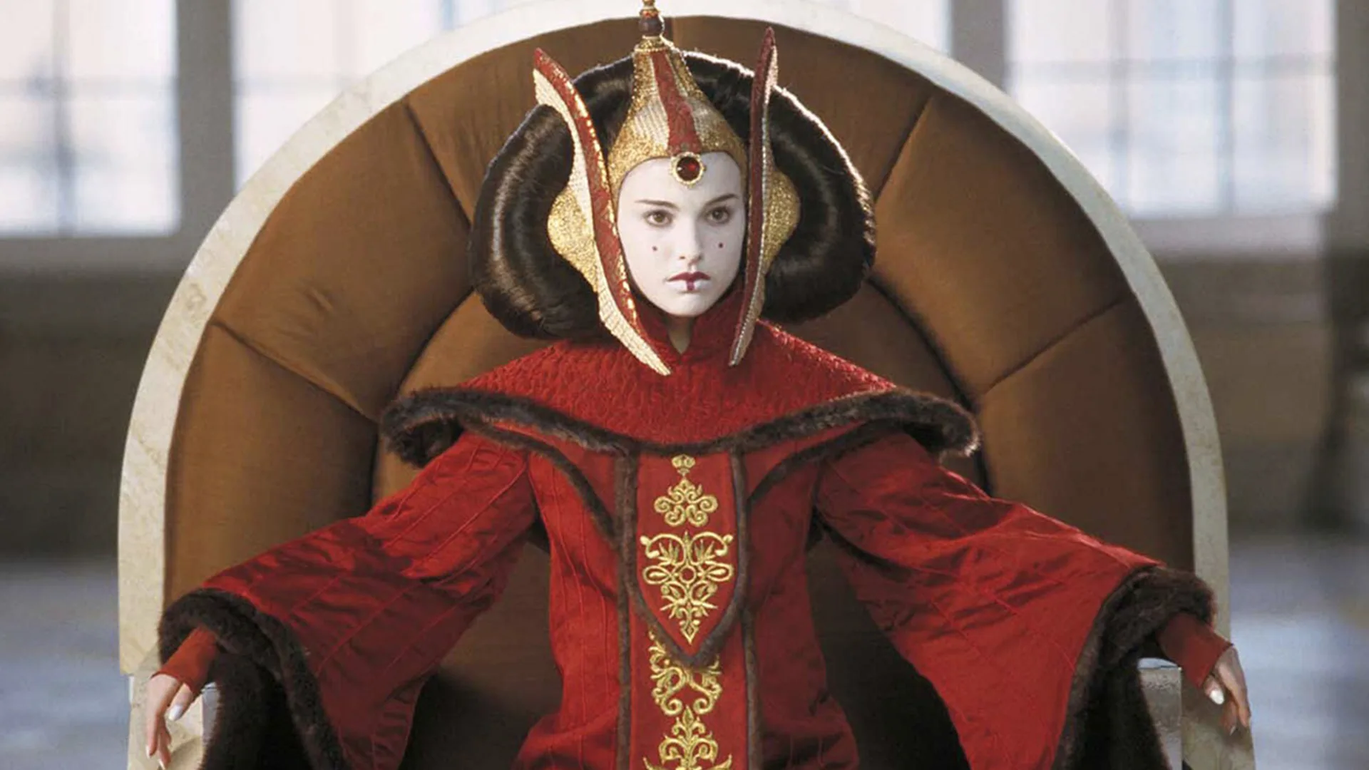 Padm&eacute; Amidala from Star Wars in her headdress and gown
