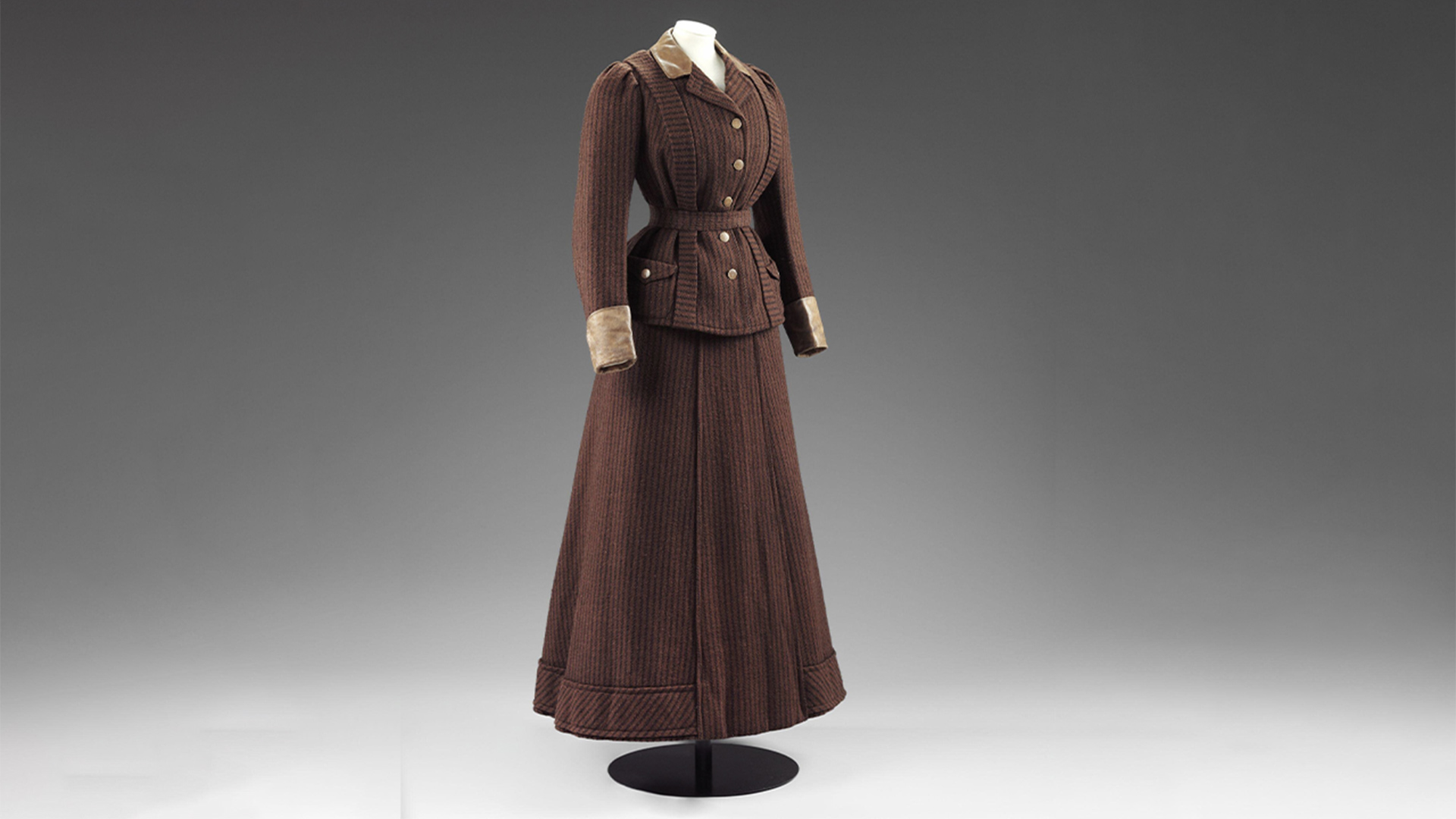 Brown tweed golf outfit