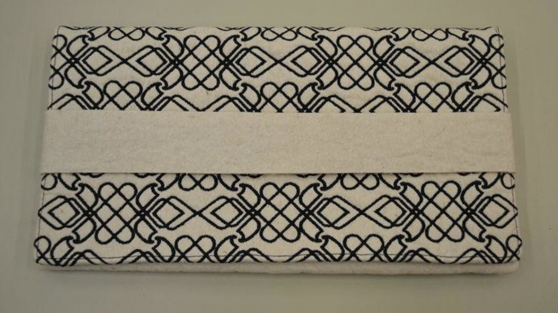 Patterned clutch bag