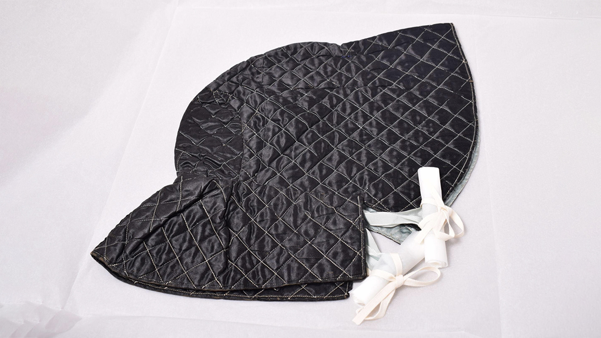 Black and green satin bonnet