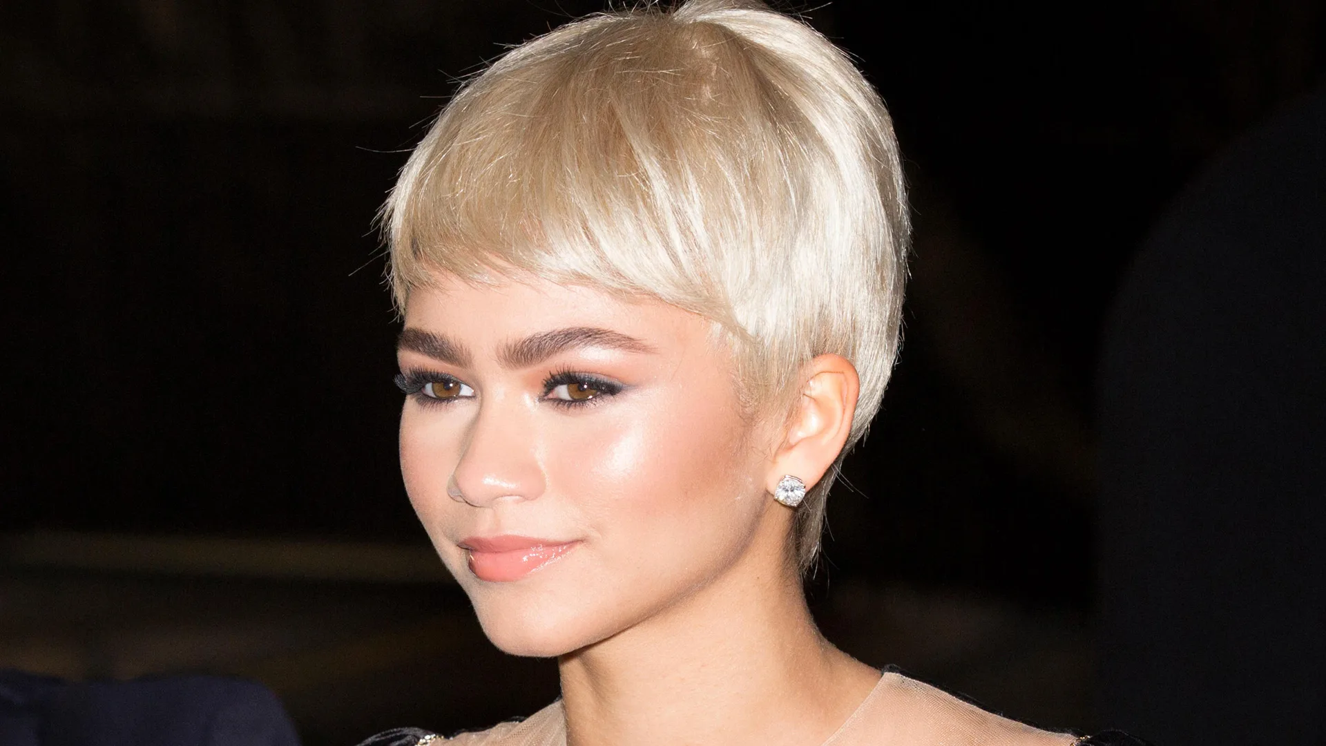 A photo of Zendaya in a blonde wig